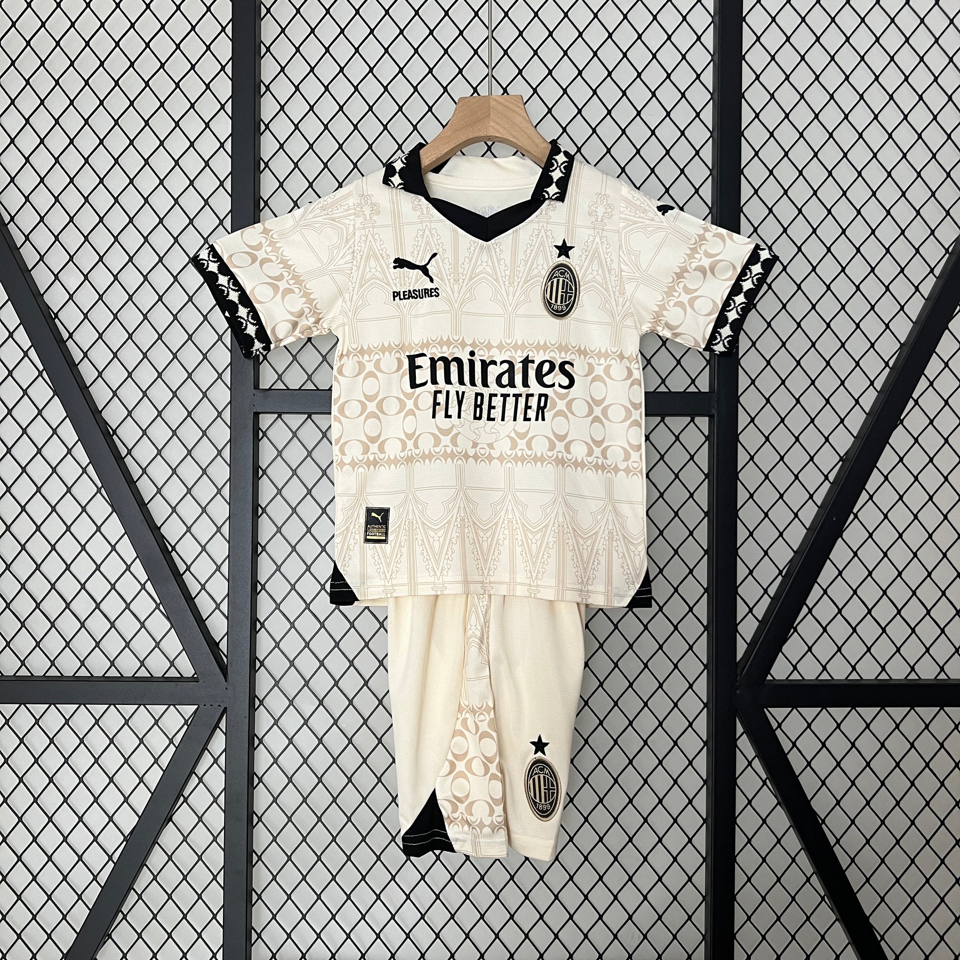 AC Milan Ensemble Enfants Concept - Pitch Kits
