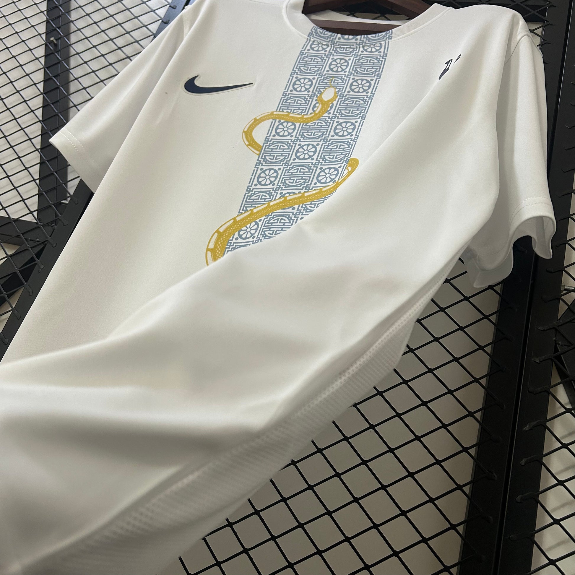 Tottenham Maillot Concept - Pitch Kits