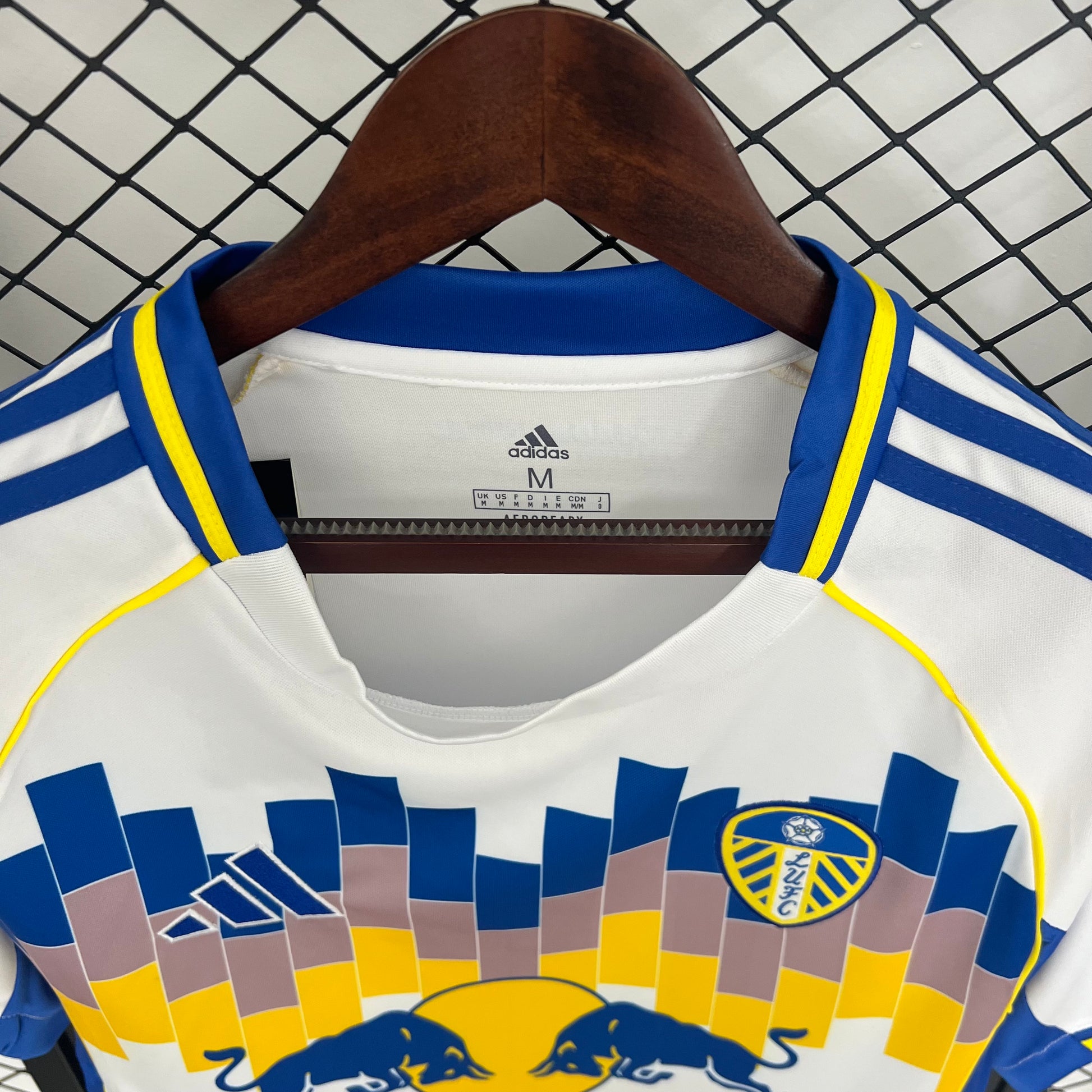 Leeds Maillot Domicile 25/26 - Pitch Kits