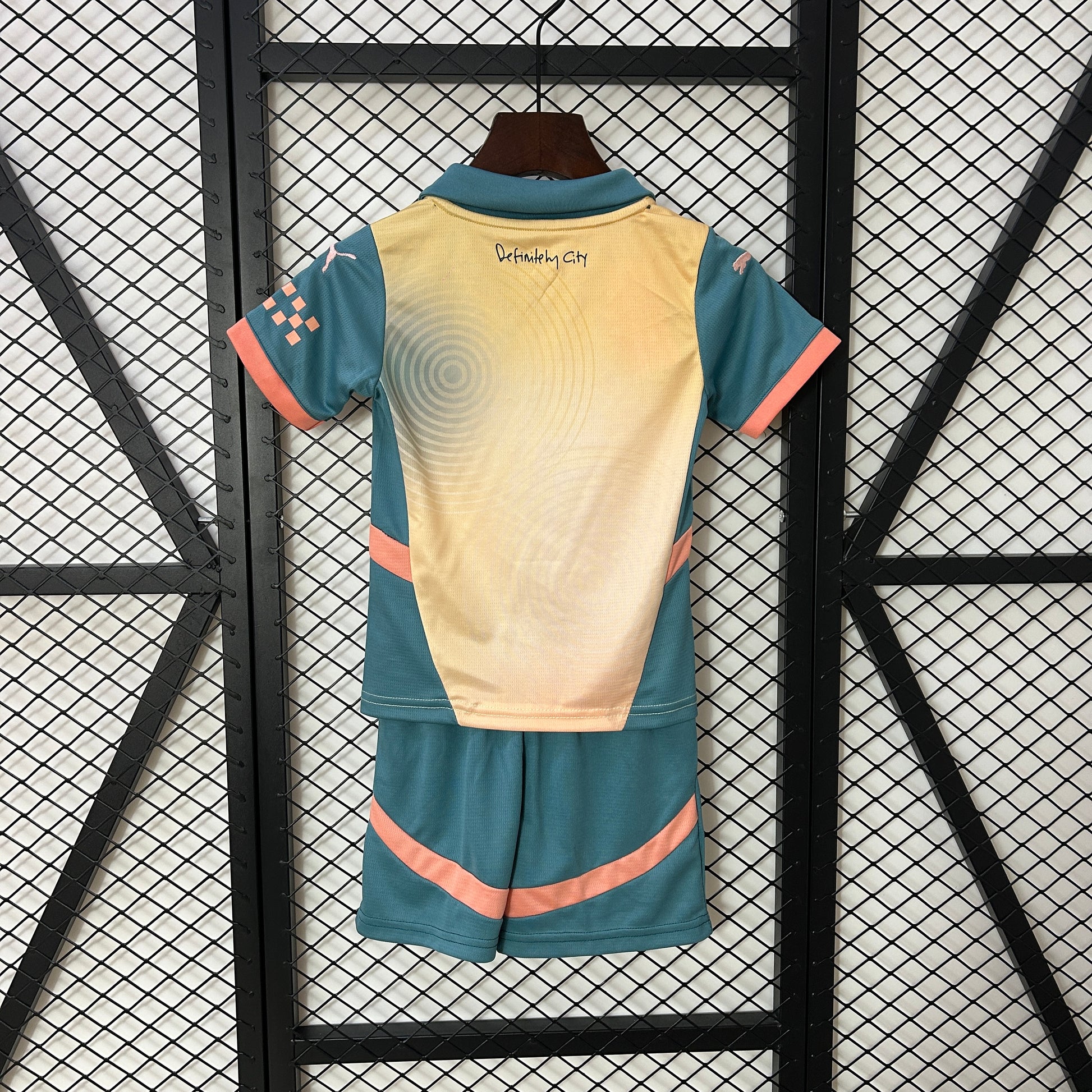 Manchester City Ensemble Enfants Fourth 24/25 - Pitch Kits
