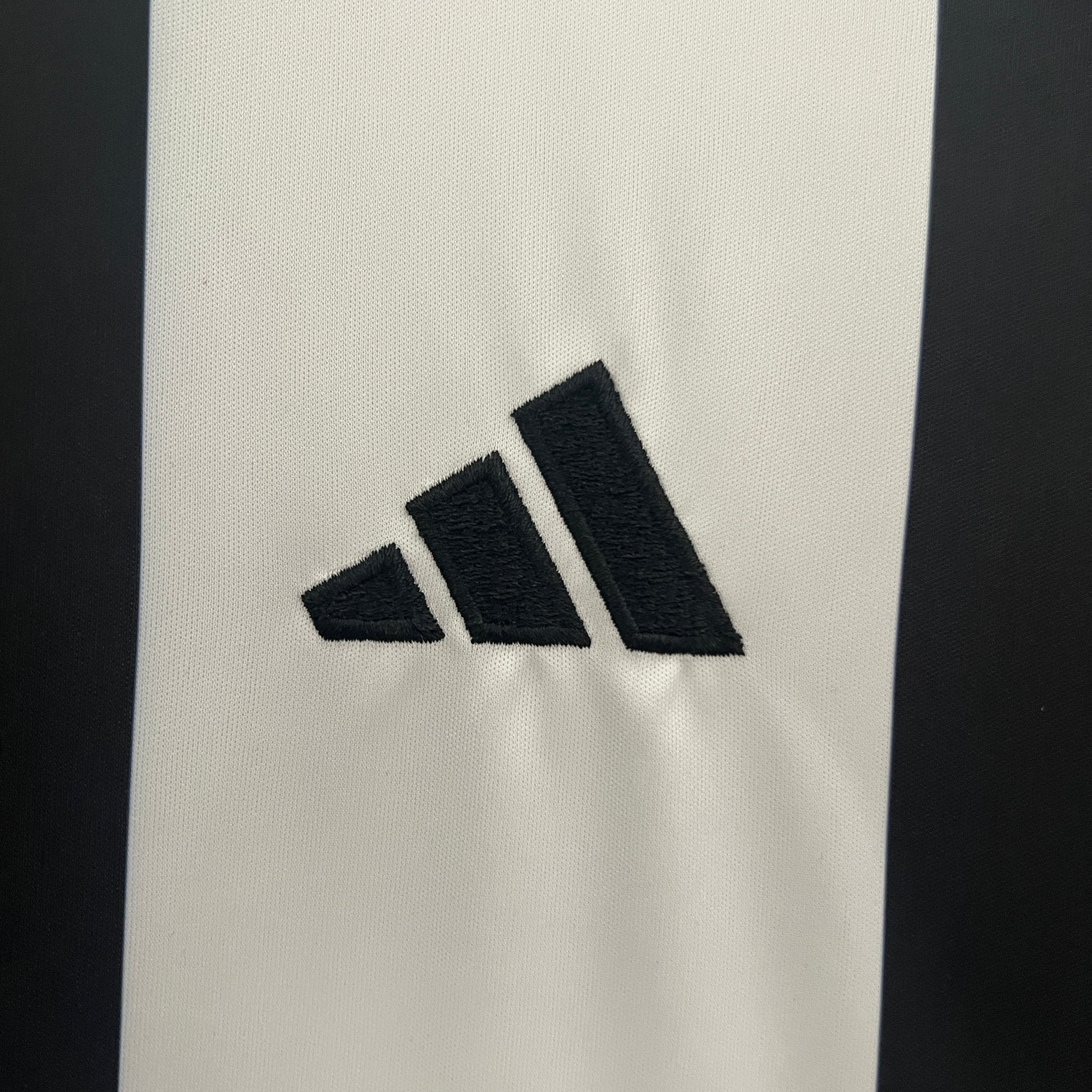 Newcastle Maillot Domicile 24/25 - Pitch Kits