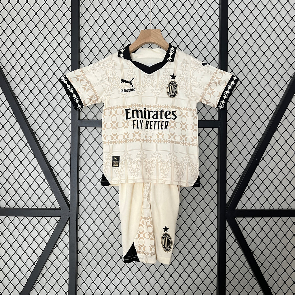 AC Milan Ensemble Enfants Concept - Pitch Kits