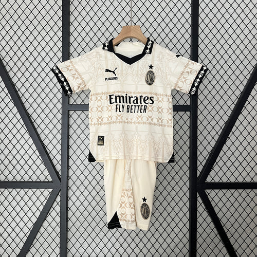 AC Milan Ensemble Enfants Concept - Pitch Kits