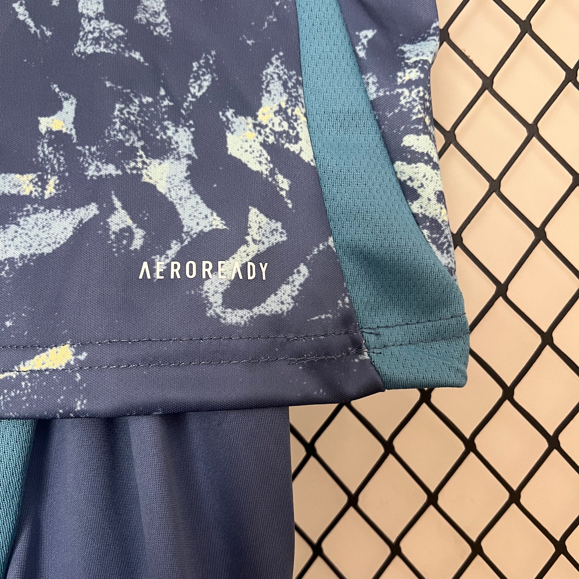 Ajax Ensemble Enfants Extérieur 24/25 - Pitch Kits