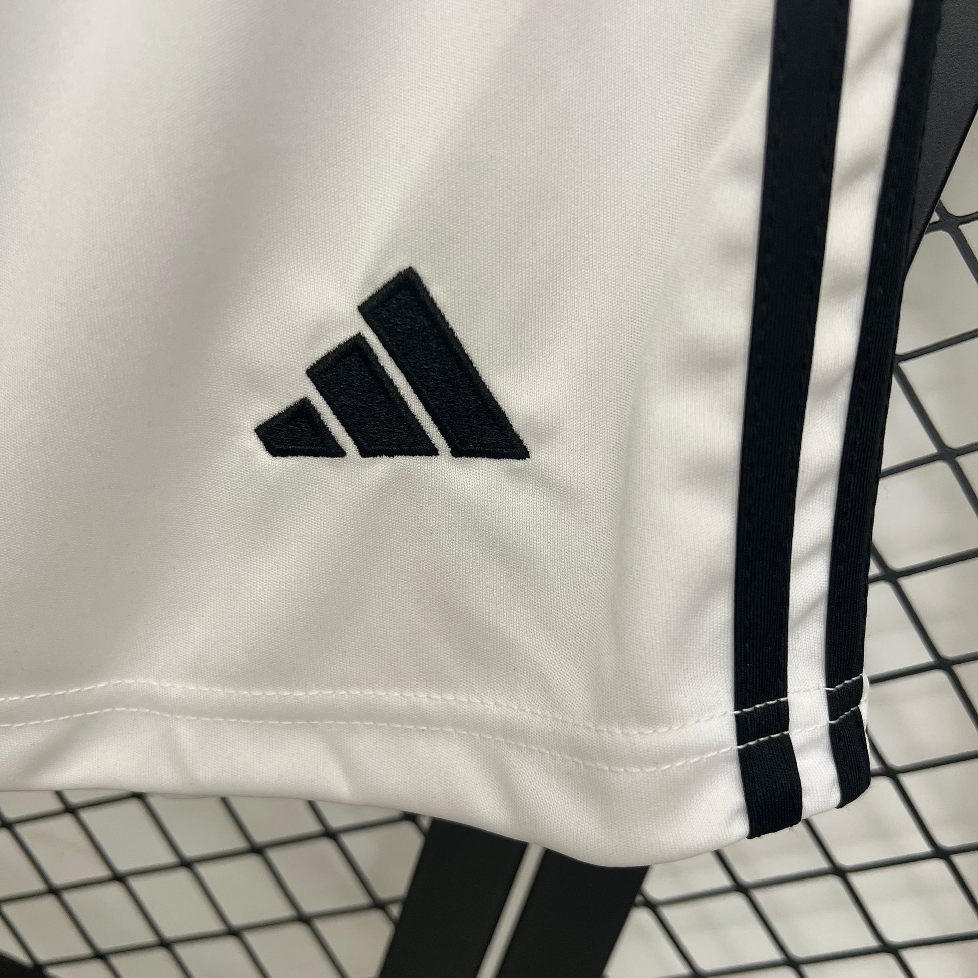 Réal Madrid Short Domicile 25/26 - Pitch Kits