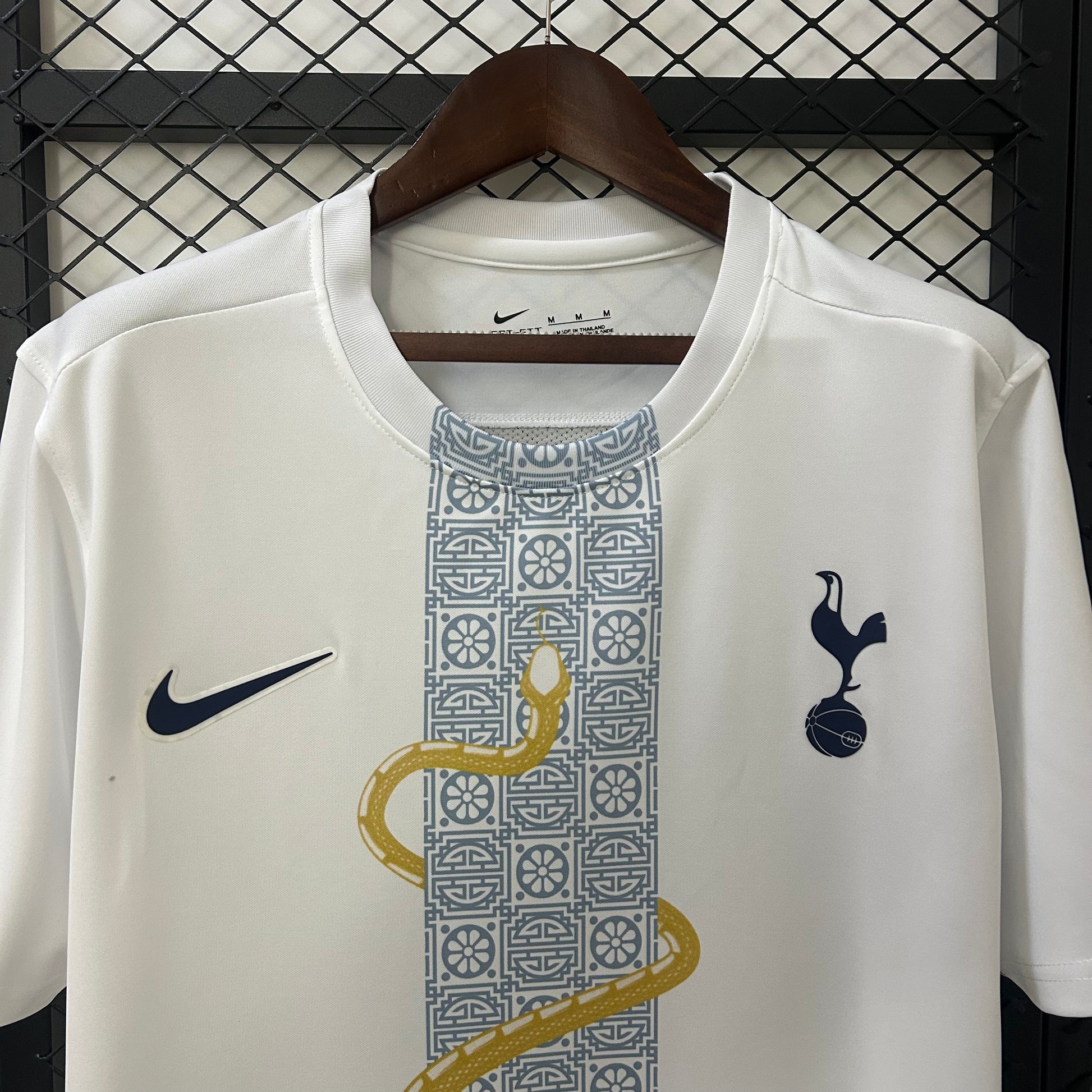 Tottenham Maillot Concept - Pitch Kits