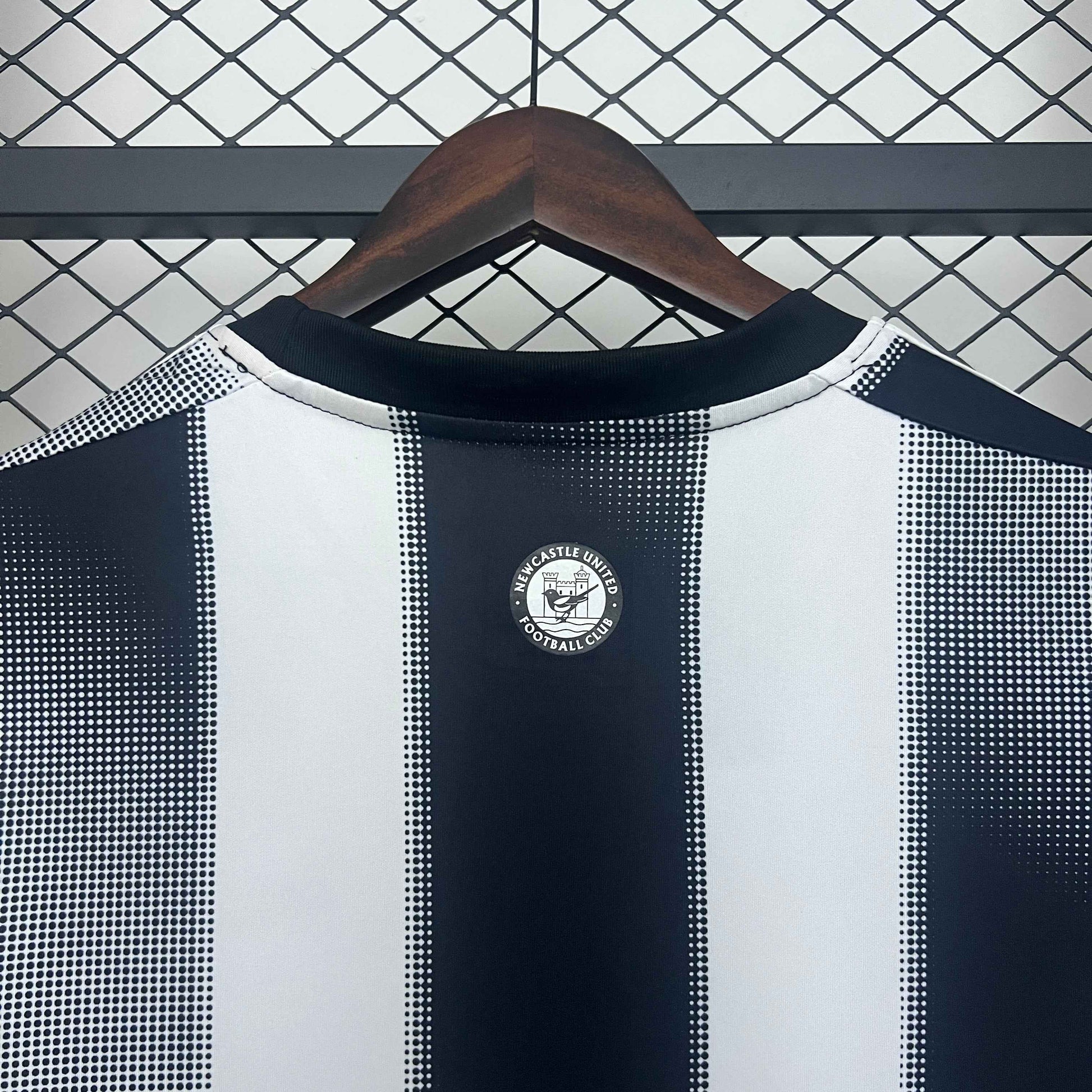 Newcastle Maillot Domicile 25/26