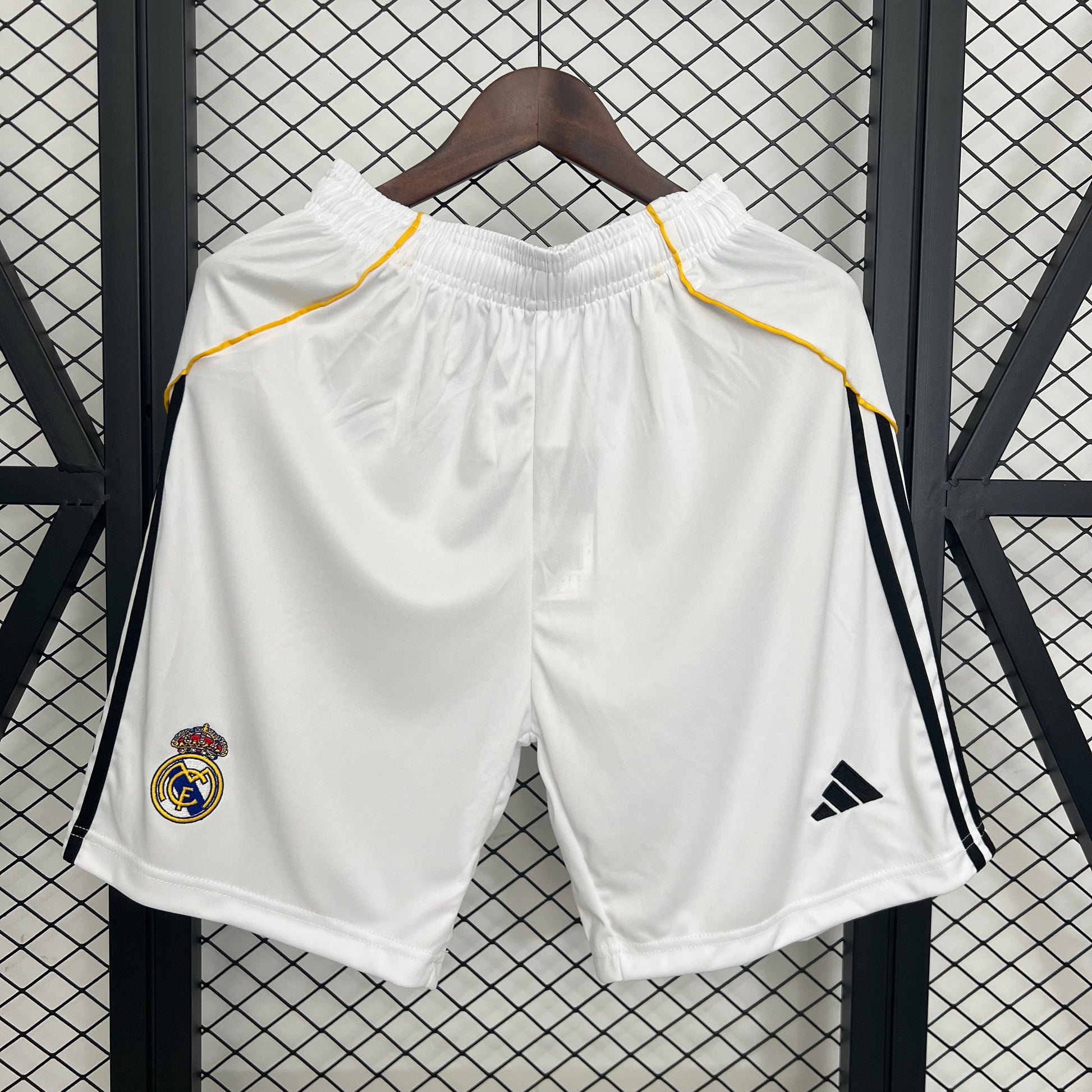 Réal Madrid Short Domicile 25/26 - Pitch Kits
