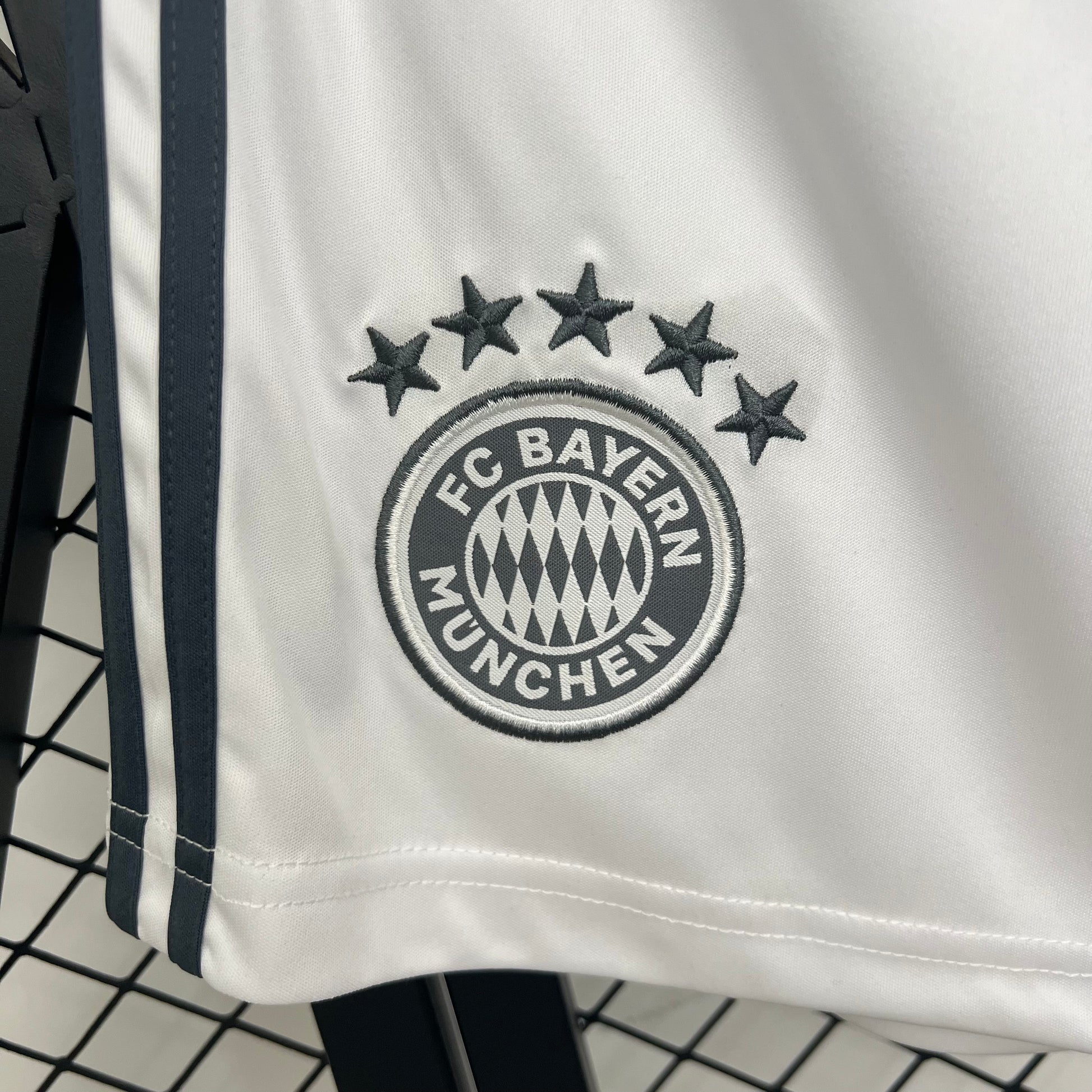 Bayern Munich Short Extérieur 25/26 - Pitch Kits
