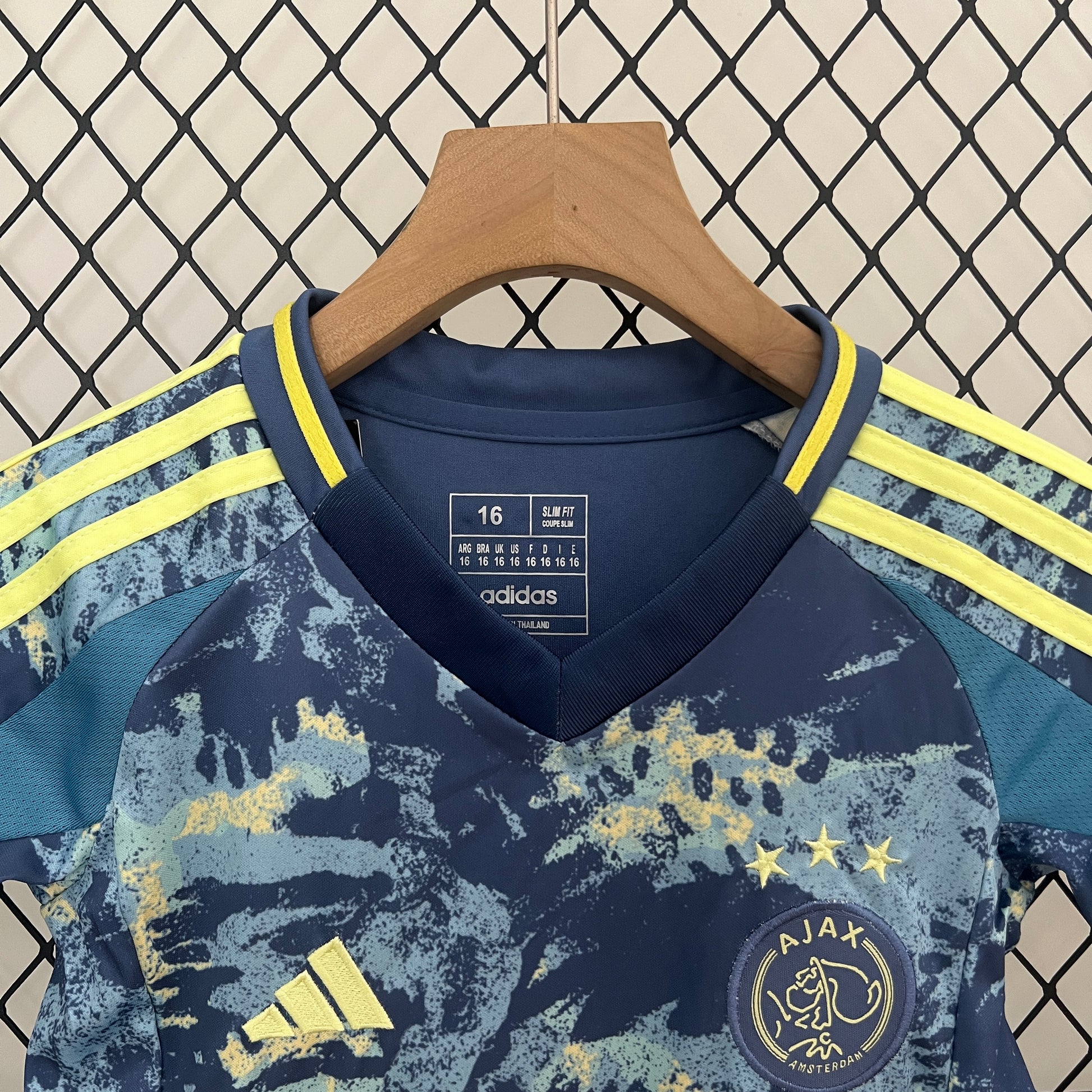 Ajax Ensemble Enfants Extérieur 24/25 - Pitch Kits